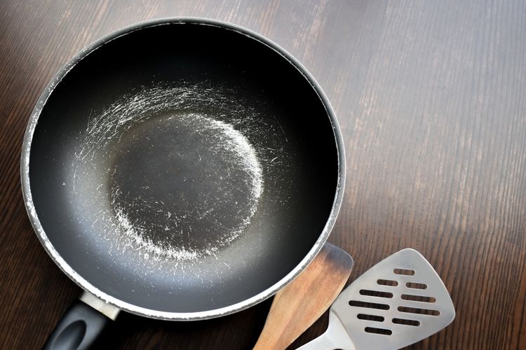 Jangan Gunakan Wajan Teflon di Suhu Terlalu Panas, Ini Alasannya