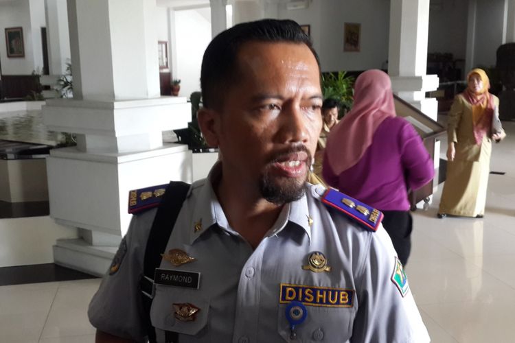 Kepala Bidang Pengendalian dan Ketertiban Dinas Perhubungan Kota Malang, Gamaliel Raymond Matodang saat ditemui di gedung DPRD Kota Malang, Senin (12/2/2018).