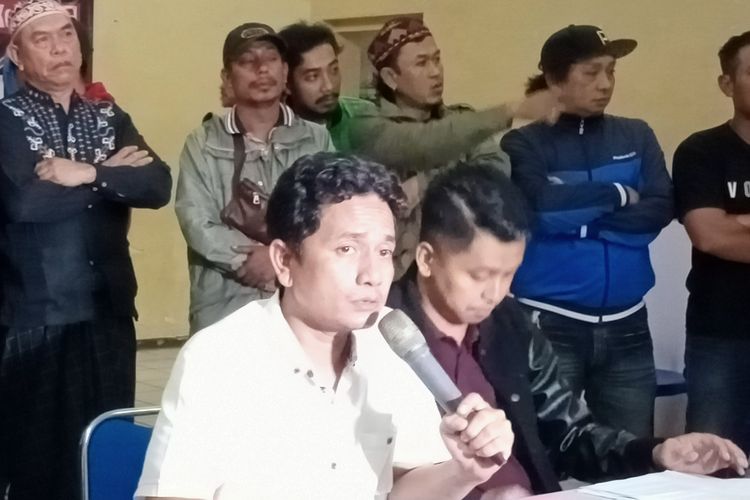 Sekjen Federasi KontraS, Andi Irfan pada Jumat (14/10/2022) malam di Posko Tim Gabungan Aremania (TGA), Gedung KNPI, Kota Malang.