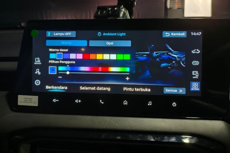 Pengaturan pencahayaan ambient All-New Mitsubishi Destinator.