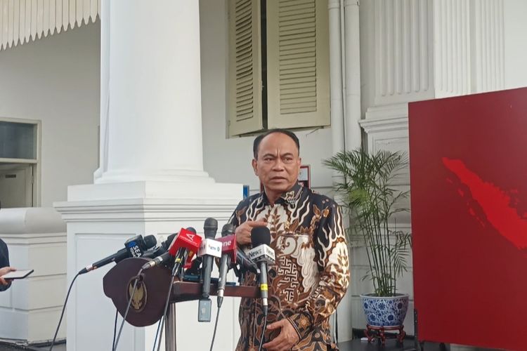 Menkominfo yang juga Ketua Umum ProJo Budi Arie Setiadi di Kompleks Istana Kepresidenan, Jakarta, Kamis (13/6/2024).