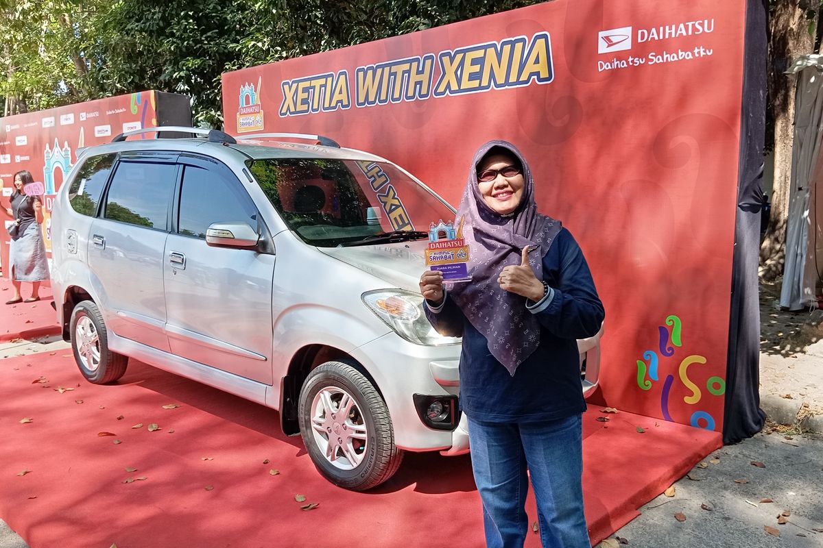 Pemenang Xetia with Xenia di Daihatsu Kumpul Sahabat Solo, Emy Indriawati.