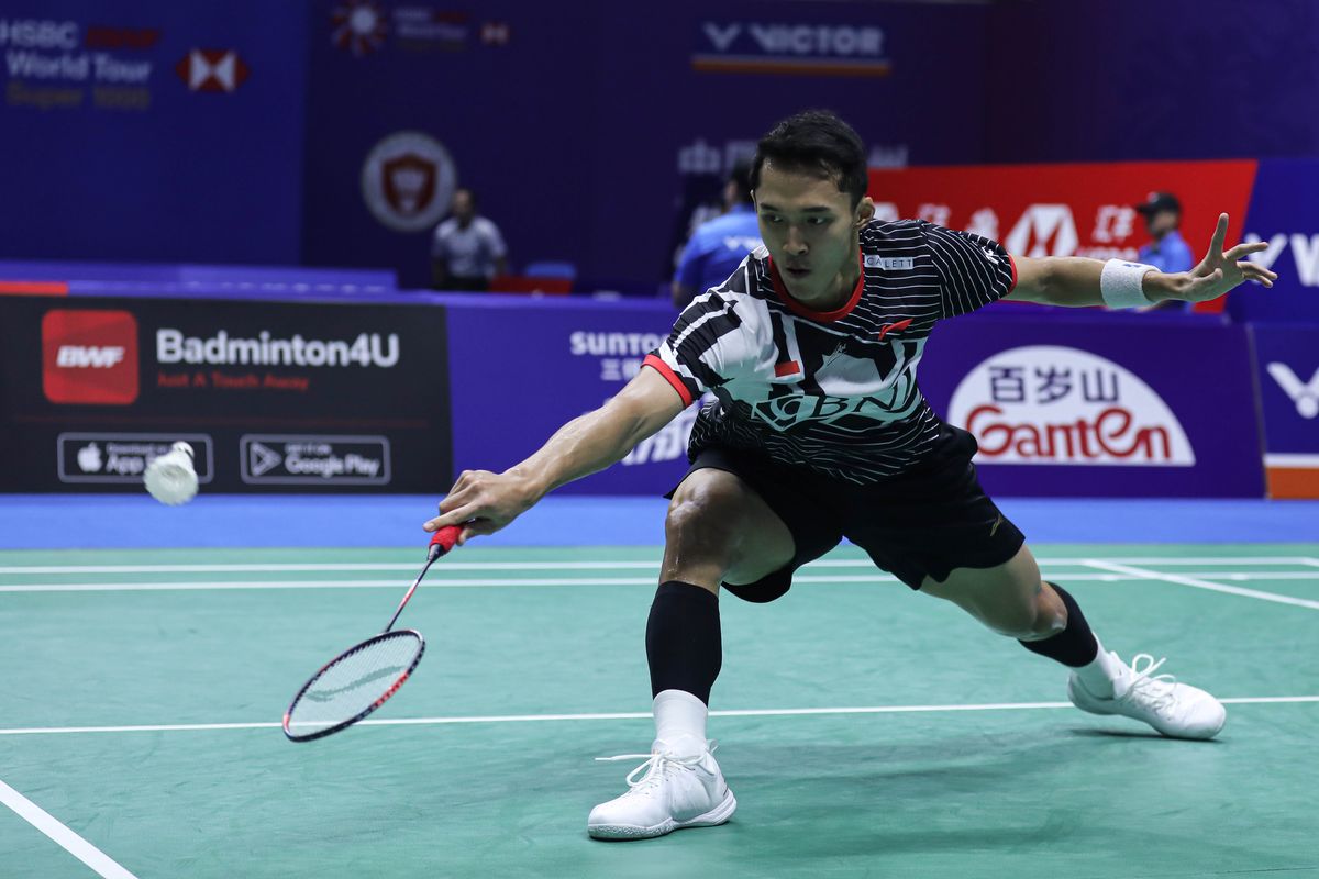 Jonatan Christie saat bertanding melawan Brian Yang (Kanada) pada babak 16 besar China Open 2023 di Olympic Sports Center Gymnasium, Changzhou, China, Kamis (7/9/2023). Terkini, Jonatan menjadi salah satu wakil Indonesia di babak 16 besar Hong Kong Open 2023.