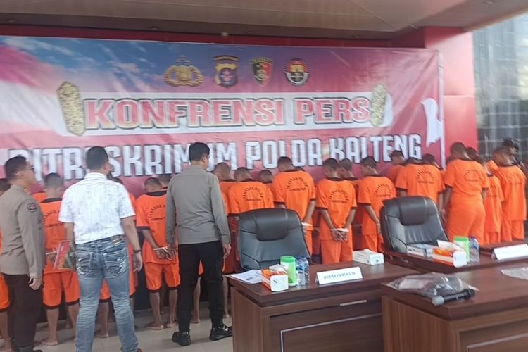 Penjarahan Sawit di Seruyan Kalteng: Satpam Disandera, Fasilitas Dibakar, 27 Orang Ditangkap