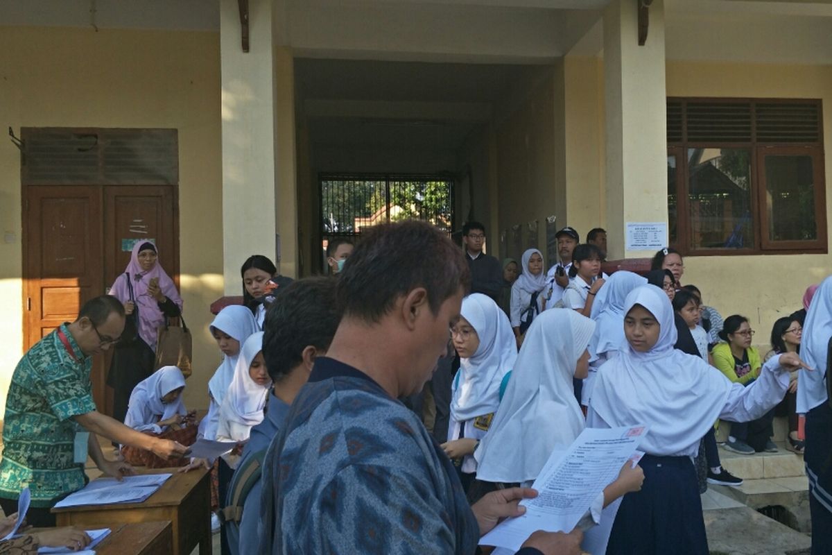 PPDB SMAN 1 Depok, Jalan Nusantara, Pancoran Mas, Depok, Jumat (28/6/2019).