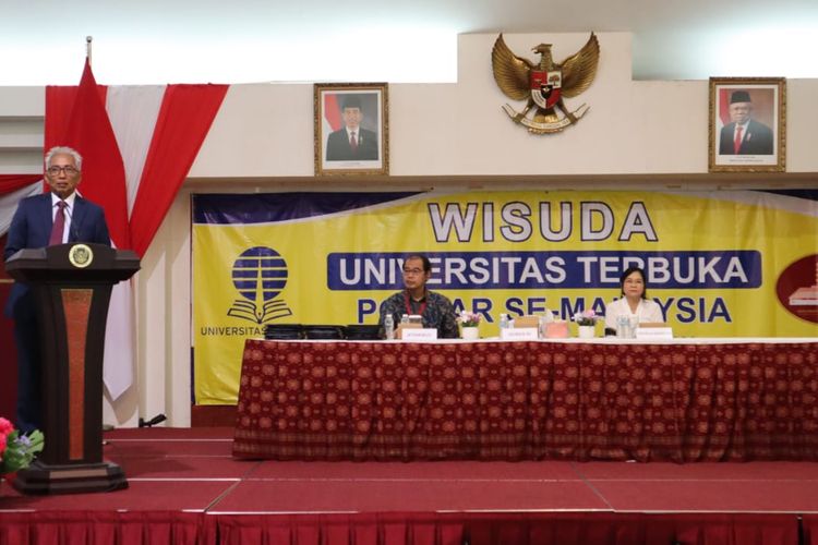 Wisuda Mahasiswa Universitas Terbuka di Malaysia, Minggu (28/8/2022). Dalam kegiatan itu terdapat 86 mahasiswa yang diwisuda. Mereka merupakan para pekerja migran Indonesia (PMI) yang bekerja di Malaysia.