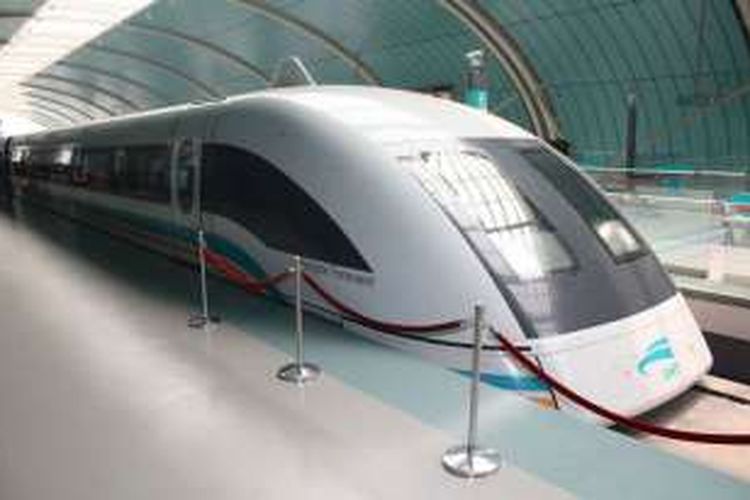 Shanghai Maglev, kereta api tercepat di dunia.