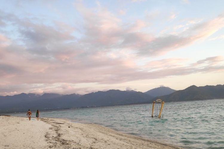 Senja di Gili Air, Lombok Utara.