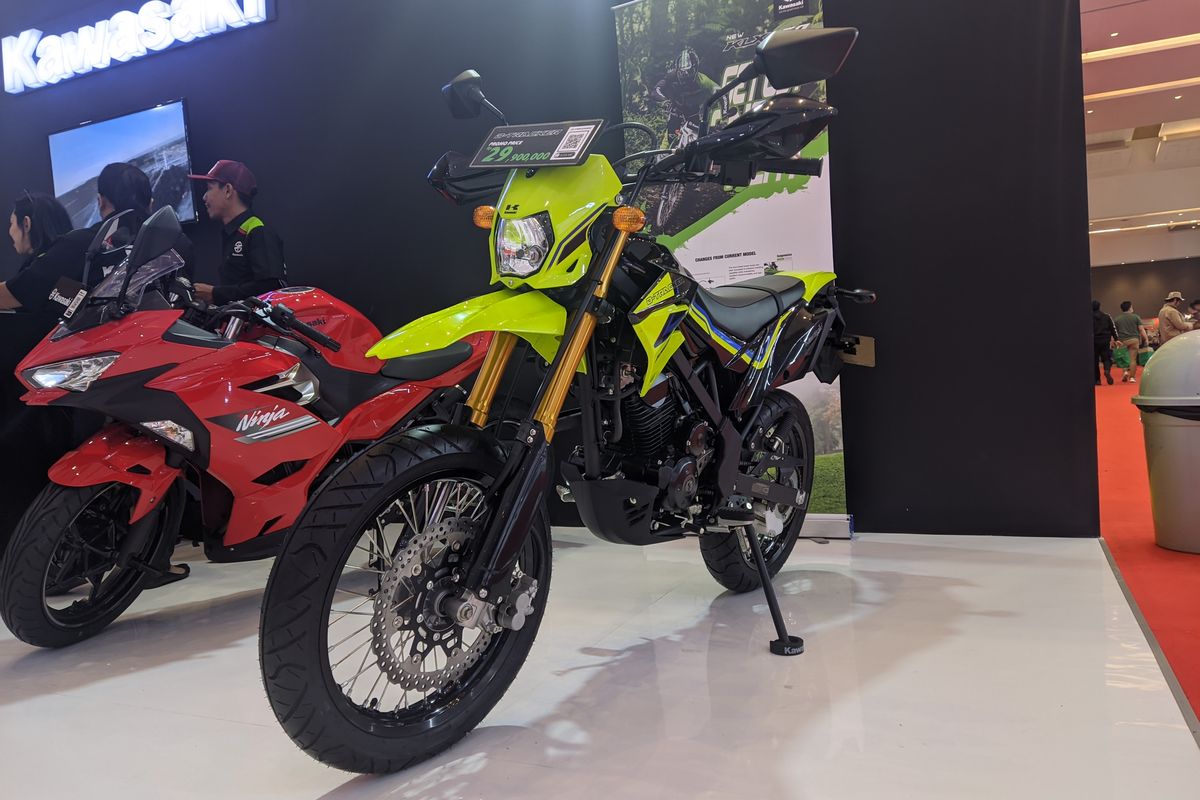 Kawasaki D-Tracker SE diskon besar di IIMS 2023