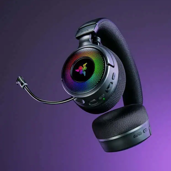 Razer Kraken V4 dibekali mikrofon retractable yang dapat disembuyikan di earcup kiri saat sedang tidak dipakai