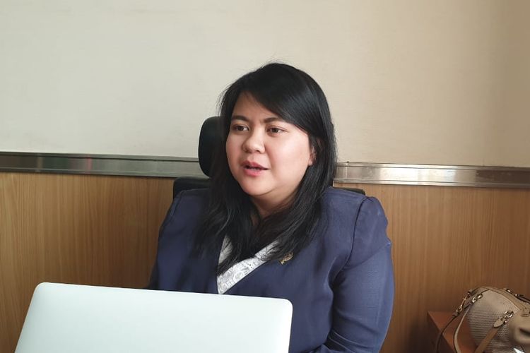 Anggota DPRD DKI Jakarta fraksi PDI-P Ima Mahdiah di ruangannya, lantai 4, gedung DPRD DKI Jakarta, Senin (9/9/2019)