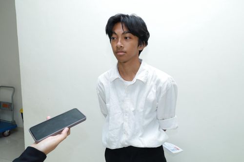 Cerita Pasha, Penyandang Tunarungu Ikut UTBK 2026 di Unair