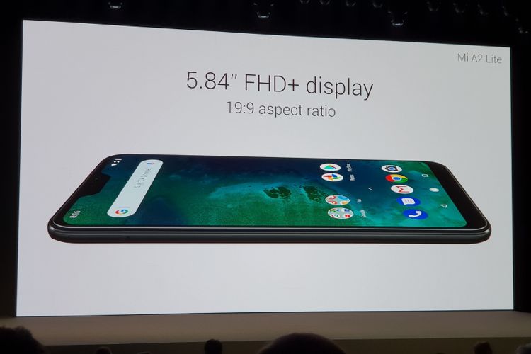 Xiaomi Mi A2 Lite mengandalkan Snapdragon 625 di sektor dapur pacu yang dipadukan dengan RAM 3 GB serta media penyimpanan 32 GB. Ada pula versi yang lebih tinggi yakni kombinasi RAM 4GB dan ROM 64GB.
