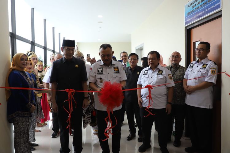 RSUD dr Tjitrowardojo saat ini menjadi rumah sakit rujukan di daerah Kedu (Purworejo, Magelang, Temanggung, Wonoso) selatan. Untuk itu saat ini rumah sakit tipe B ini menambah 5 poliklinik baru. 