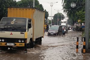 29 RT dan 41 Jalan di Jakarta Masih Banjir hingga Senin Sore