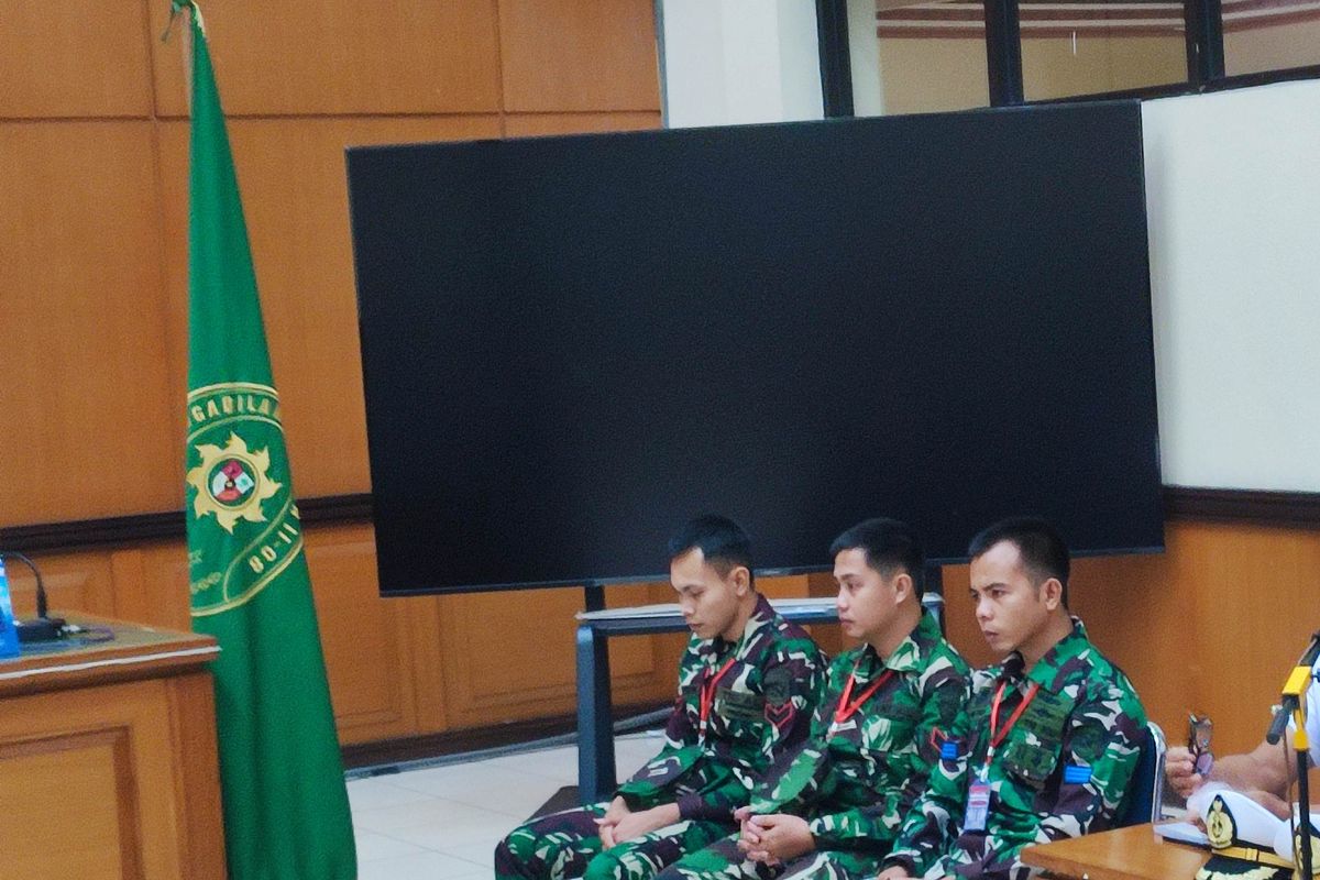 Ketiga terdakwa penembakan bos rental usai mendengar nota pembelaan yang dibacakan pembaca, Senin (17/3/2025).