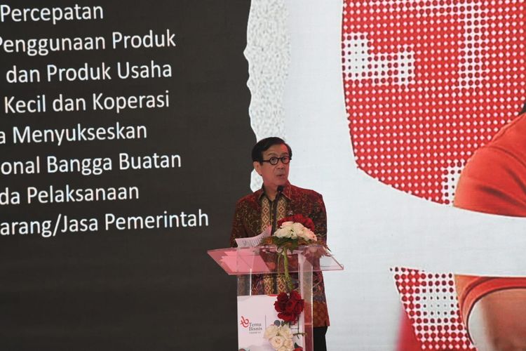 Menteri Hukum dan Hak Asasi Manusia (HAM) Yasonna Laoly saat menyampaikan keynote speech pada pembukaan Temu Bisnis Tahap VI di JIExpo Jakarta, Kamis (3/8/2023).
