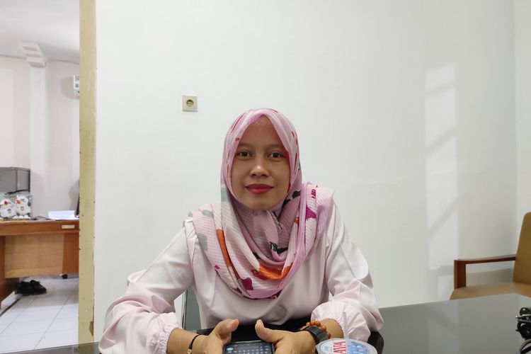 Ketua KPU Kabupaten Demak, Siti Ulfaati ditemui di kantor kerjanya, Jumat (16/2/2024). 