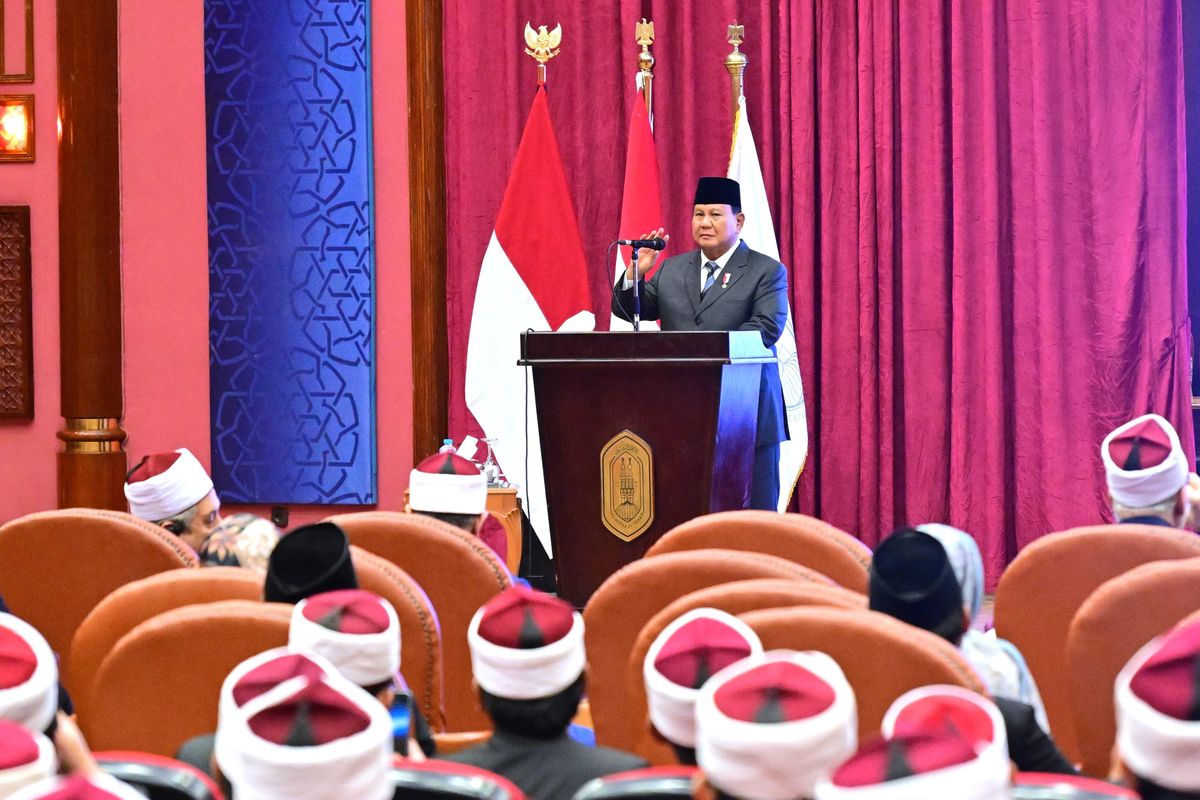 Di Depan Mahasiswa Al Azhar, Prabowo Kenang Langkah Gus Dur Jaga Gereja dari Ancaman Terorisme