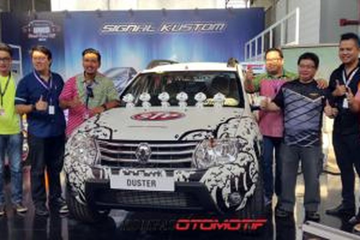 Live Mural Art, hasil kerja sama Signal Kustom dengan Renault Indonesia dan para sponsor pada IIMS 2014.