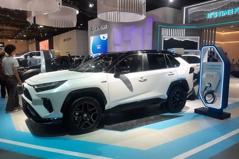 RAV4 GR Sport Jadi PHEV Pertama Toyota yang Dijual Umum