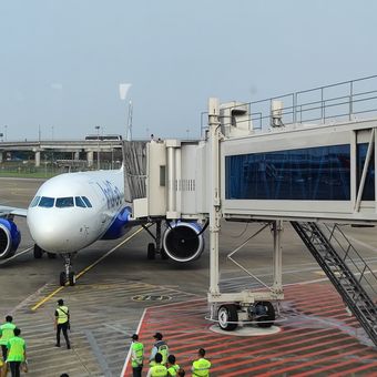 Maskapai yang berbasis di India, InterGlobe Aviation Limited atau IndiGo resmi mendaratkan rute penerbangan pertamanya di Indonesia, yakni untuk rute Mumbai-Jakarta di Bandara Internasional Soekarno-Hatta, Tangerang, Banten, Senin (7/8/2023).