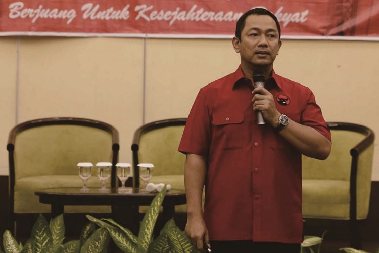 Ketua DPC PDI Perjuangan Kota Semarang Hendrar Prihadi optimistis akan mendapat tambahan 4 kursi dalam pemilu legislatif 2019 dengan sistem sainte lague.