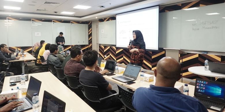 Salah satu acara meet up yang digelar DQLab bersama Reny Melyani (Data Scientist CT Corp) menjadi ajang mengasah kemampuan data scientist langsung kepada pakar dan praktisi.  