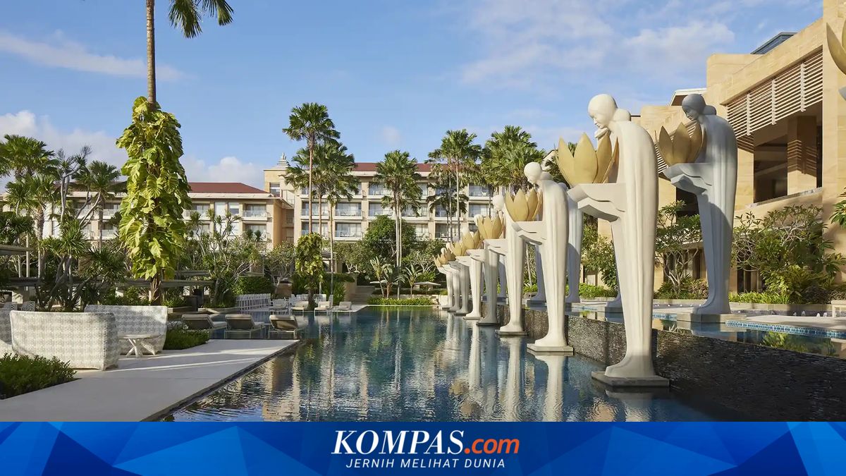 10 Hotel di Indonesia dengan Kolam Renang Terbaik, Ada yang di Tengah Hutan Bali