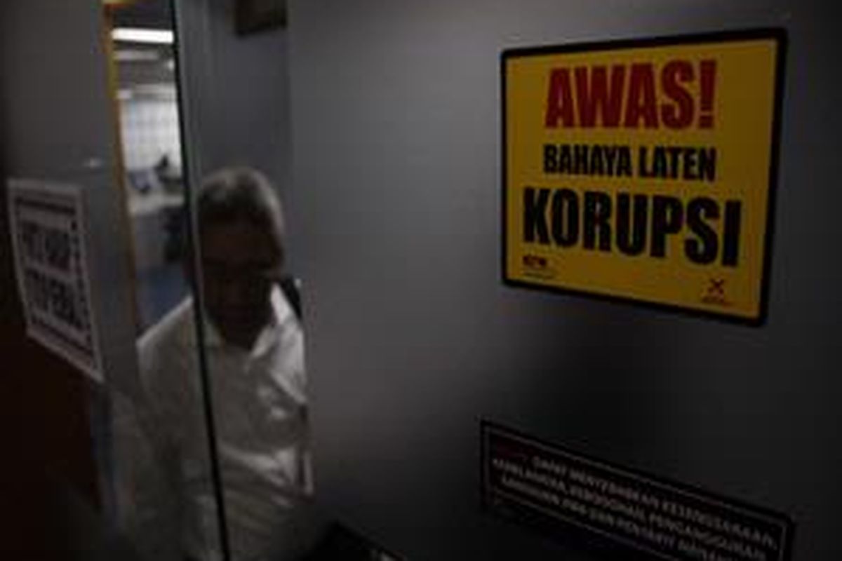 Terkait dengan korupsi yang dilakukan oleh petinggi Pertamina mengenai pengadaan minyak zatapi, Penyidik dari Direktorat Tindak Pidana Korupsi (Dit Tipikor) Mabes Polri, Kamis (16/10) melakukan penggeledahan di Kantor Pertamina Pusat.