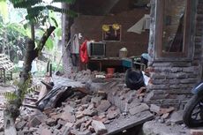 Tembok Rumah Warga di Jember Ambruk akibat Gempa M 6,6 Tuban