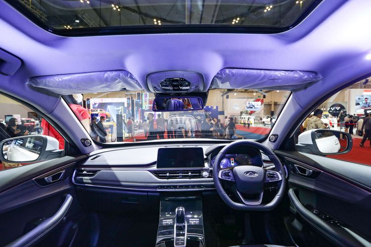 Interior kabin Chery Tiggo 8 Pro dipamerkan di ajang Gaikindo Indonesia International Auto Show (GIIAS) 2022 di ICE BSD, Tangerang, Jumat (12/8/2022). Chery resmi membuka pemesanan awal untuk model Tiggo 7 Pro dan Tiggo 8 Pro di GIIAS 2022.