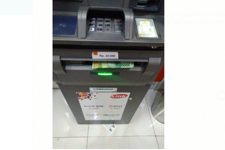 Tangkapan layar mesin ATM yang bisa tarik tunai uang pecahan Rp 20.000 ramai di media sosial pada Sabtu (18/9/2021).