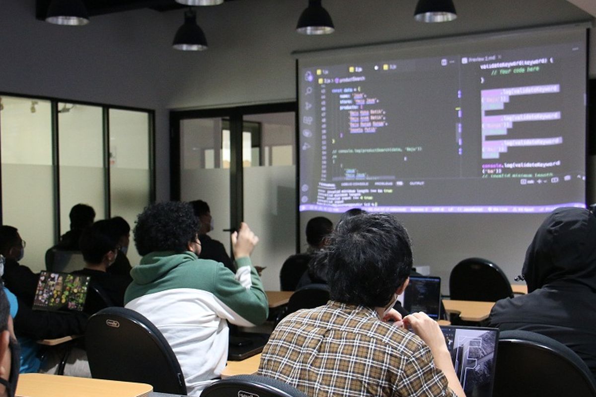 Coding Bootcamp intensif Hackativ8 mempersiapkan SDM IT di Indonesia untuk memasuki dunia kerja atau menambah wawasan untuk menaikkan gaji. 
