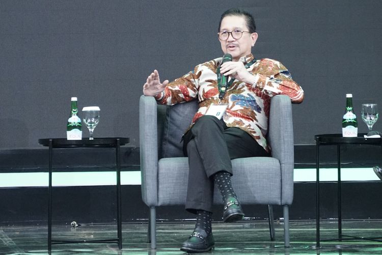 Presiden Direktur PTFI Tony Wenas menjadi narasumber dalam diskusi panel Investor Daily Summit 2023 bertemakan Mineral Resources: Backbone of Indonesia's Economy di Jakarta, Selasa (24/10/2023).