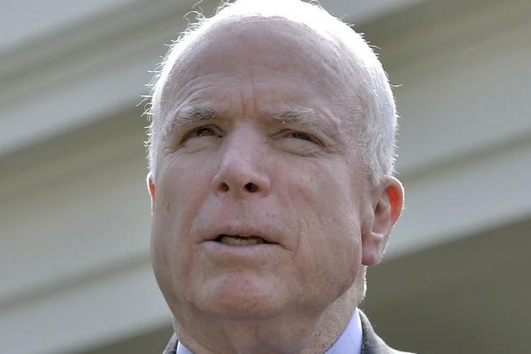 Senator AS dari Partai Republik, John McCain, seusai bertemu Presiden Barack Obama di Gedung Putih, Senin (2/9/2013), membahas soal Suriah.