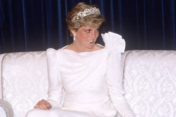 Putri Diana saat kunjungan ke Bahrain