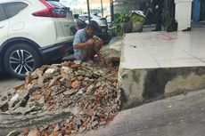 Pemilik Ruko di Pluit Lanjut Bongkar Mandiri Beton yang Caplok Bahu Jalan dan Saluran Air