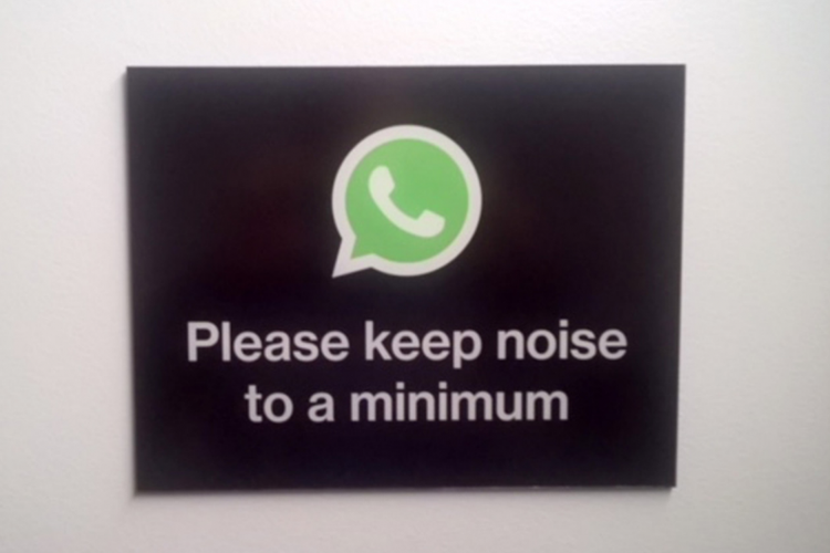 Poster yang disebar WhatsApp di lorong-lorong kantor pusat Facebook. 