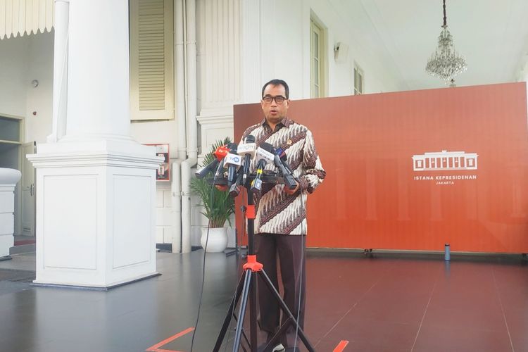 Menteri Perhubungan Budi Karya Sumadi saat memberikan keterangan pers di Kompleks Istana Kepresidenan, Jakarta, Rabu (2/11/2022)..