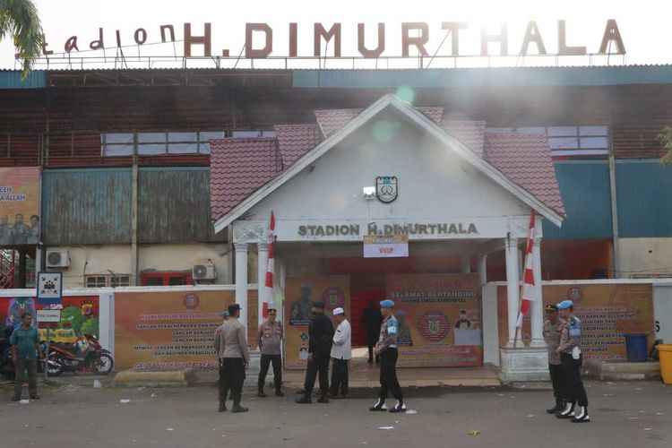 Kapolda Aceh Irjen Ahmad Haydar Selasa (06/09/2022)pagi melakukan peninjauan langsung untuk melihat kondisi terkini Stadion H Dimurthala pasca insiden menjelang laga Persiraja Banda Aceh vs PSPMS Medan.