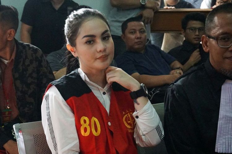 Artis Jennifer Dunn saat diabadikan di ruang sidang Pengadilan Negeri Jakarta Selatan, Senin (14/5/2018).