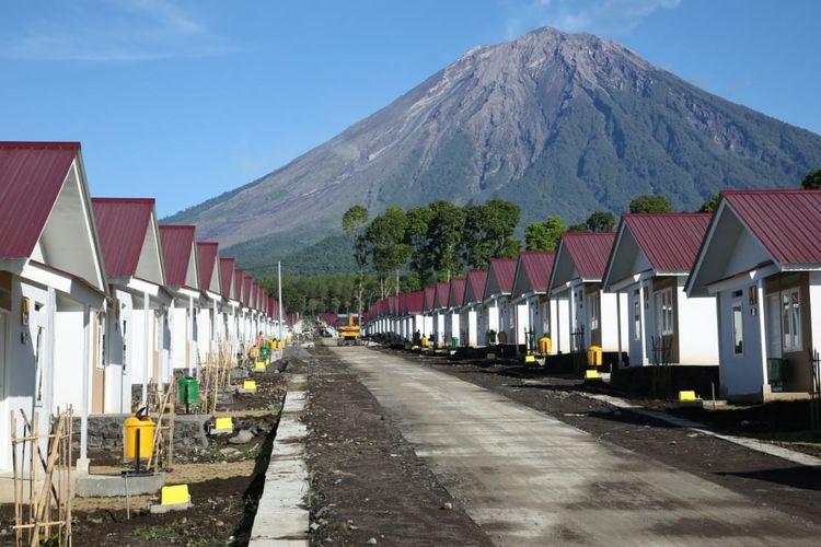 Hunian tetap (huntap) untuk korban erupsi Gunung Semeru di Kabupaten Lumajang, Jawa Timur.