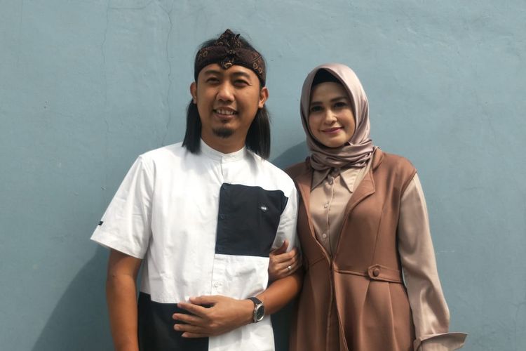 Ade Jigo dan istrinya Irene Maya saat ditemui di kawasan Tendean, Jakarta Selatan, Selasa (10/12/2019).