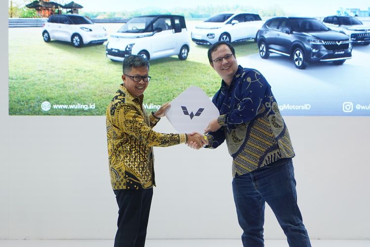 Wuling Motors (Wuling) dan DHL Supply Chain Indonesia mengumumkan kerja sama yang berfokus pada manajemen kesediaan suku cadang di fasilitas warehouse spare part Wuling di Cikarang.