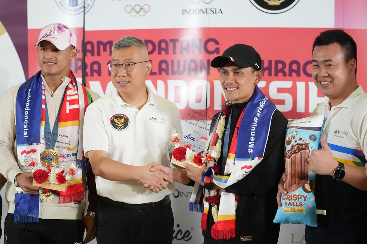 Jason Liu, Vice President of Aice Group Marketing Management Center, mengungkapkan rasa bangganya atas prestasi yang diraih Veddriq Leonardo dan Rizki Juniansyah di Olimpiade Paris 2024. 
