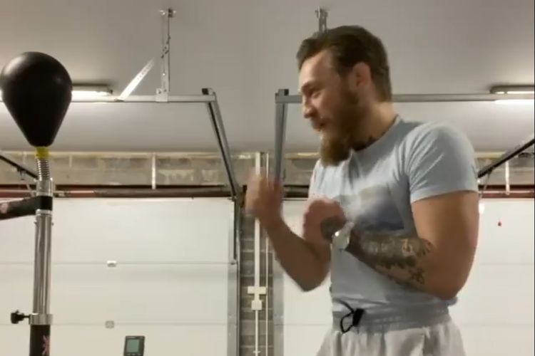 Petarung MMA, Conor McGregor mengenakan Rolex Day Date ketika melakukan sesi sparring.