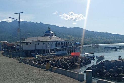 Masjid Terapung An-Nur, Destinasi Wisata Religi Saat ke Maumere NTT