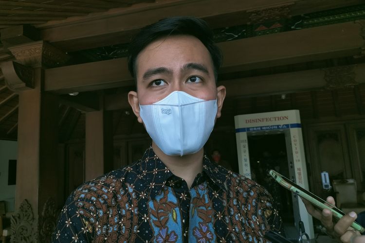 Gibran Rakabuming Raka saat berada di Gedung Dewan Perwakilan Rakyat Daerah (DPRD) Solo pada Kamis (31/3/2022).