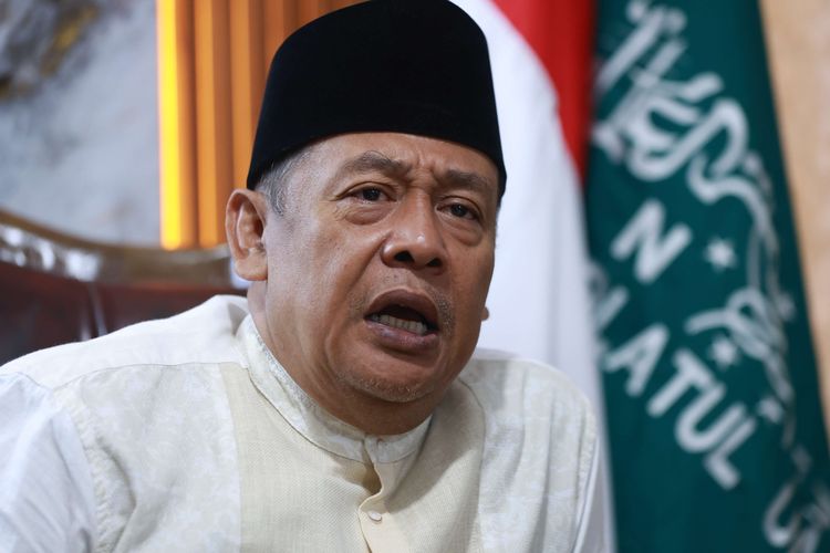 Pengasuh Pondok Pesantren Buntet KH. Muhammad Imaduddin Ishom saat diwawancarai kompas.com di Pondok Pesantren Buntet, Cirebon, Jawa Barat, Kamis (05/12/2025).